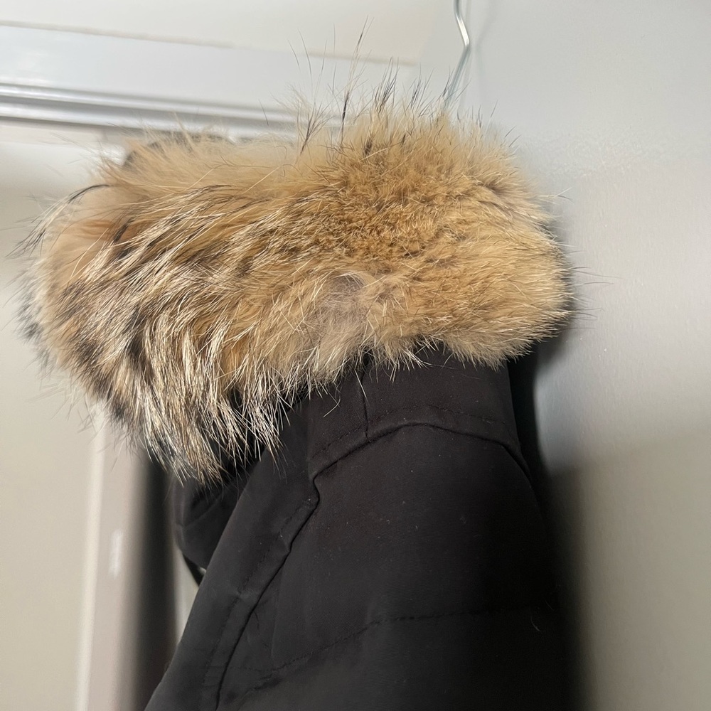 Canada Goose, Shelburne Parka Heritage, Black, Size Small with Fur Trim Hood - Picture 14 of 16